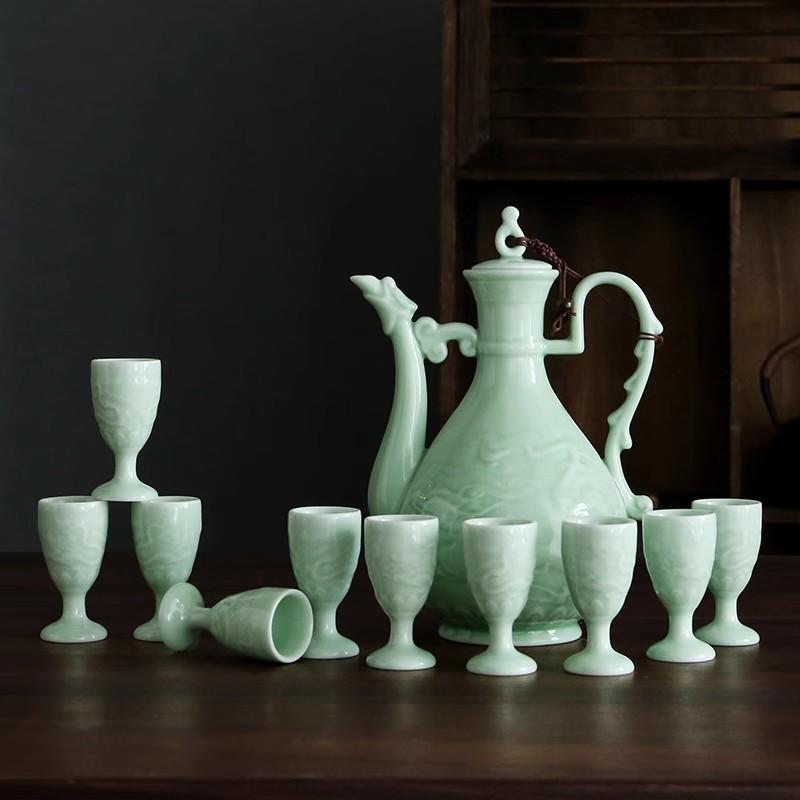 Ancient Style Retro Ceramic Baijiu Decanter Set with Wine Glasses