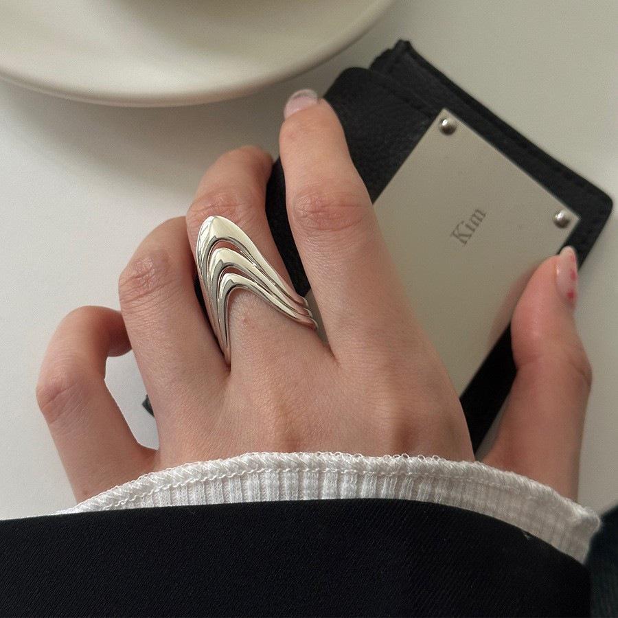 V-Shaped Hollow Multi-Layer Adjustable Ring for Women - Geometric, Fashionable, Versatile, Personalized Index Finger Accessory