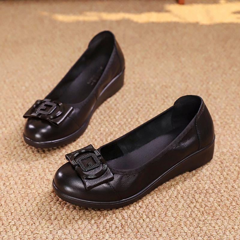 Autumn New Mother Leather Shoes Middle-aged Soft-soled Non-slip Versatile Lightweight Single Shoes Comfortable Simple Flat Women's Shoes