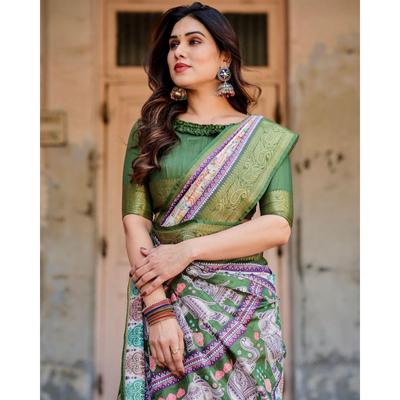 Pure Silk Digital Printed Saree, Exuding Regal Charm With Its Rich Pallu And Intricate