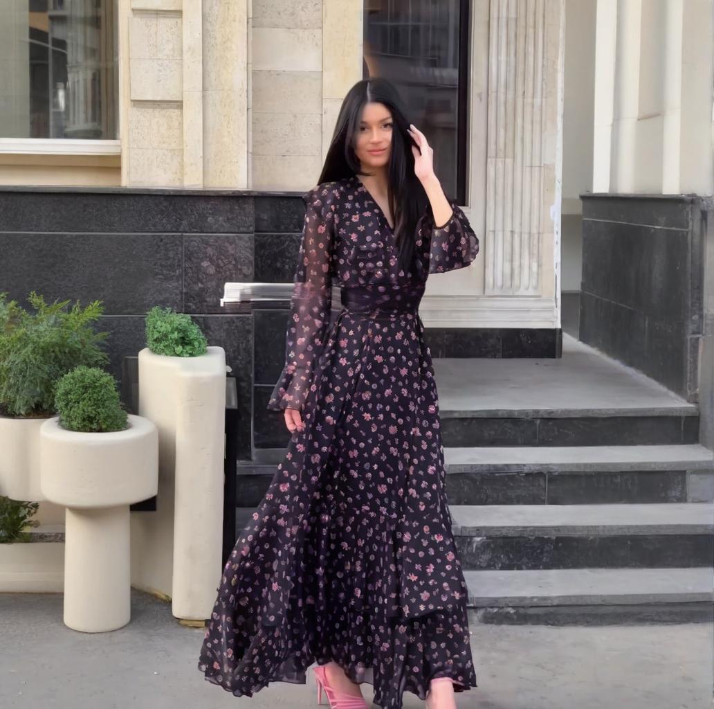 

2025 Spring Floral Deep V Long Dress with Waist-Cinching Flare Sleeves Extra Large