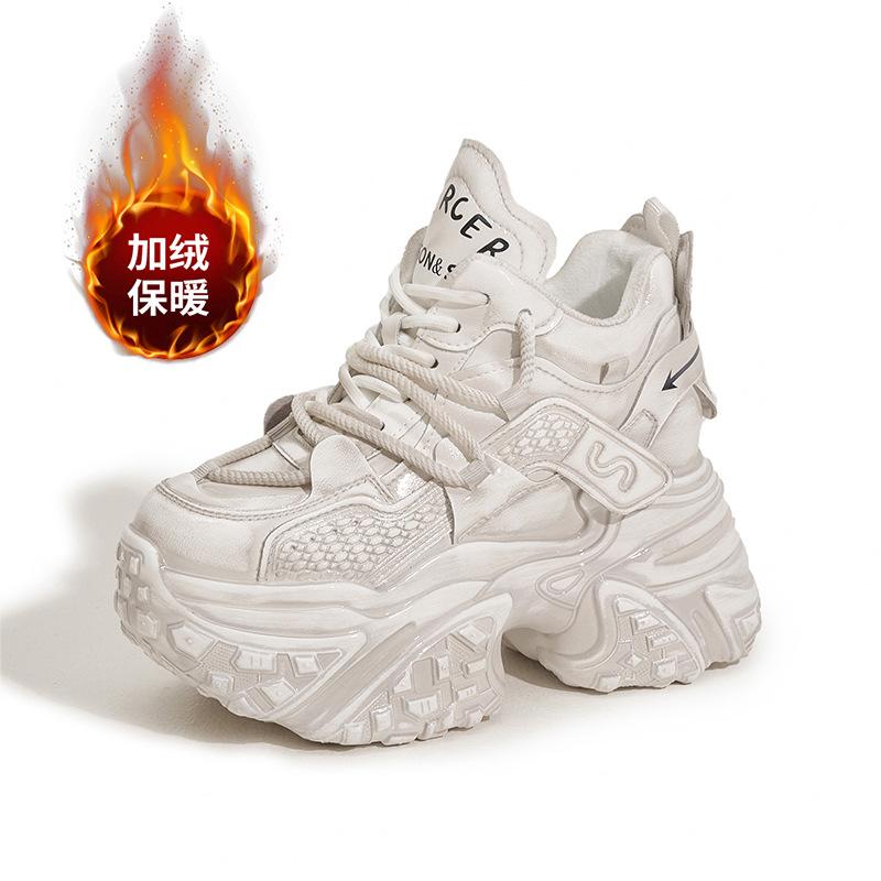 

Платформенные кроссовки папа женские зимние новые бархатные теплые высокие кроссовки универсальные полированные трендовые туфли с внутренней высотой, увеличивающей рост, женские туфли 39