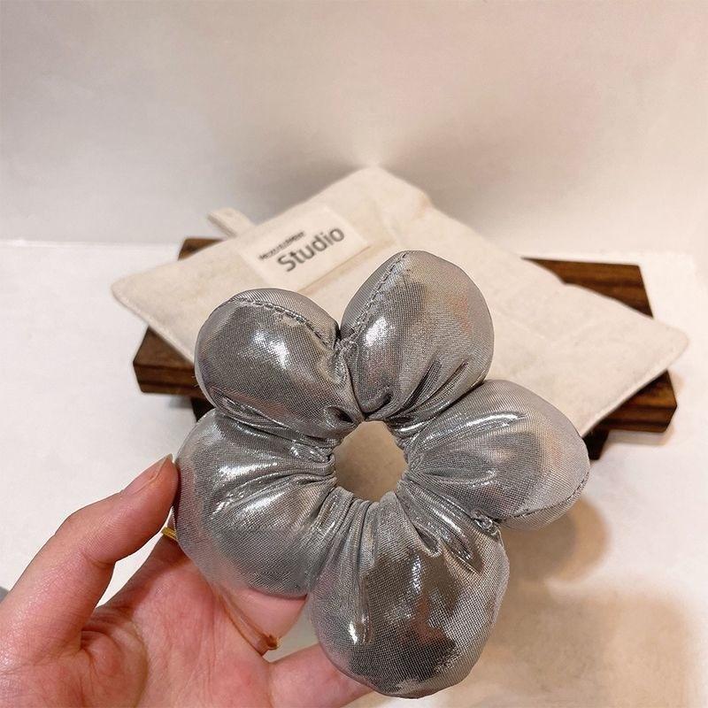 

2026 New Year Girls Sweet Padded Flower Hair Ties: Ideal for Bun Hairstyles,Parent-Child Matching,Elegant&Cute Hair Accessories