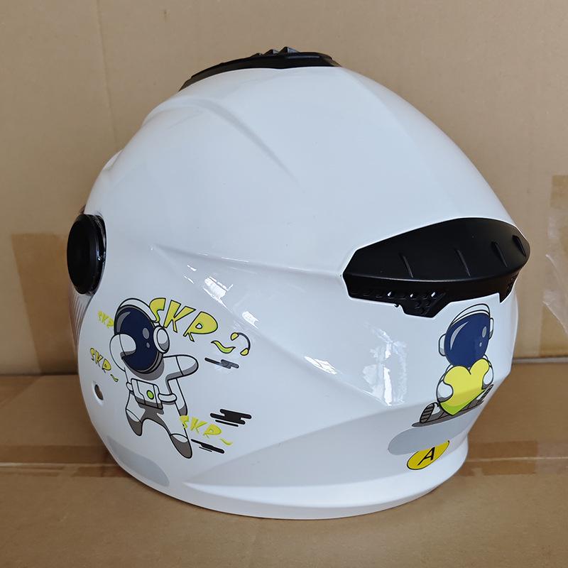 In Stock: 3C Certified Three-Quarter Half Helmet for Men & Women - Electric Scooter Safety Helmet for Autumn/Winter