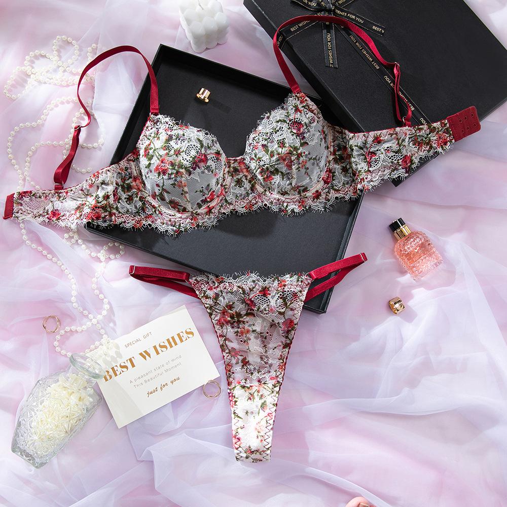 

Women’s French Vintage Sexy Lace Lingerie Set, Push-Up Bra with Thong, Seductive Erotic Intimate Wear L білий