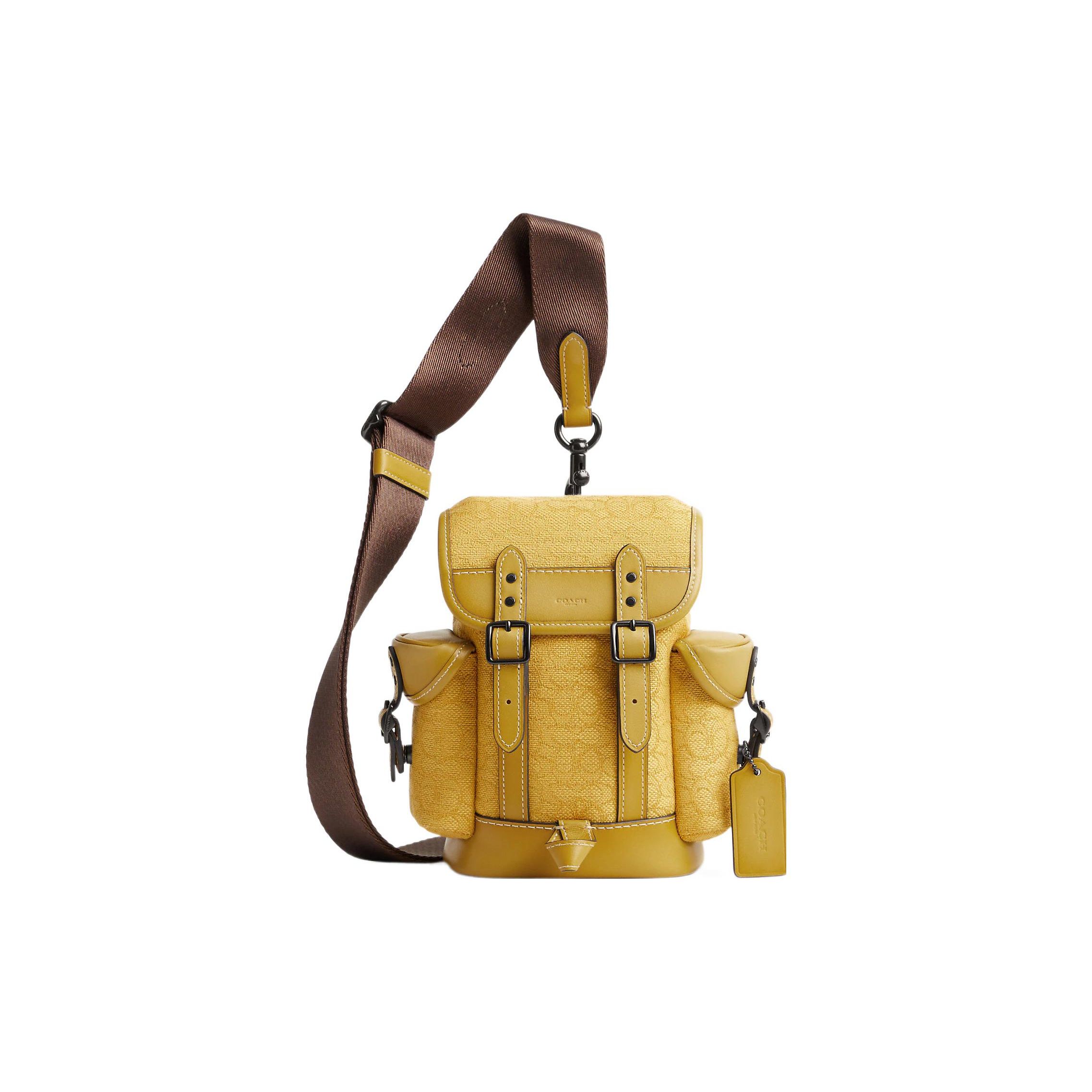 

Coach Hitch 13 Classic Monogram Logo Snap Multifunction Pocket Flap Mini Crossbody Bag Men Crossbody Bag Yellow CM374-W8J Basic Set (Bag+Dust Bag)