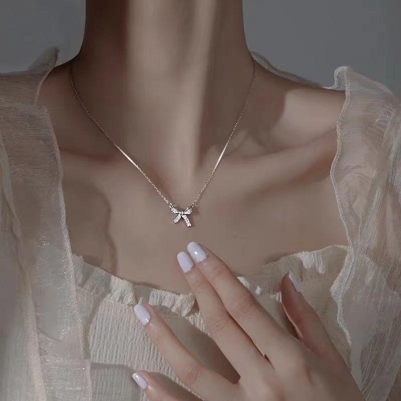 High-End Women’s Light Luxury Bow Necklace with Zircon Pendant - Simple, Trendy Clavicle Chain
