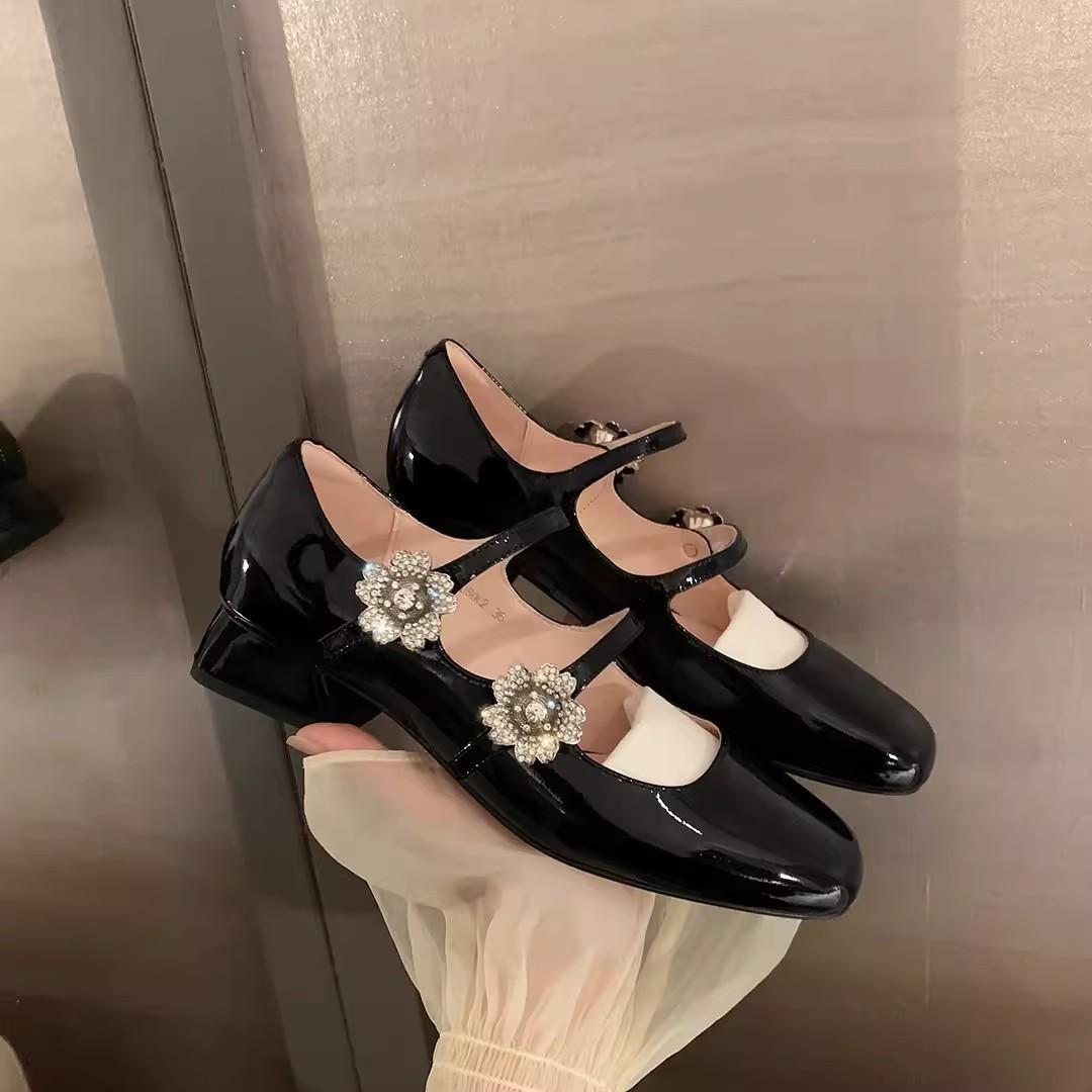 

[Shei Su Yinyin] Princess on the run~ French square head rhinestone flower diamond thick heel Mary Jane single shoes women s wedding shoes 42 чорний