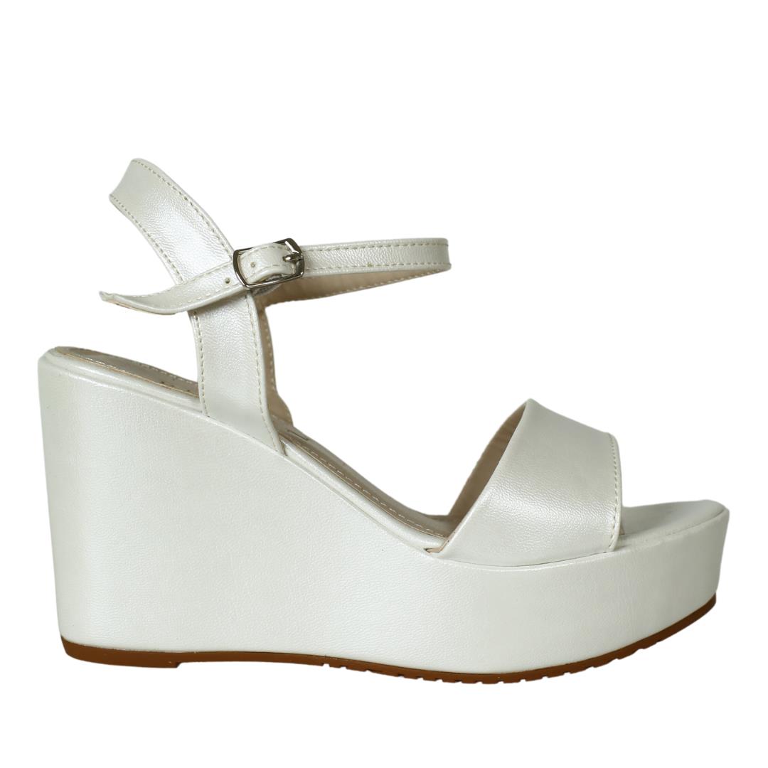 

Женские туфли из веганской кожи на танкетке 39