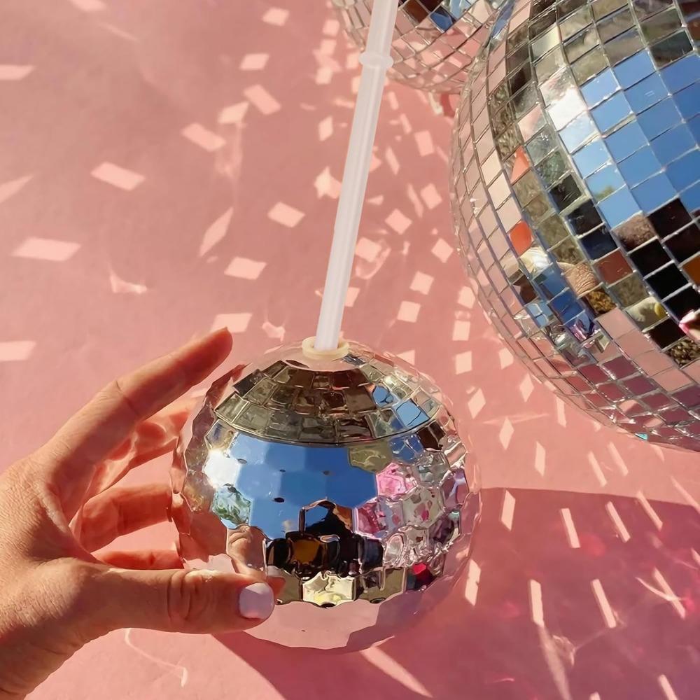 2pcs Silvery Disco Ball Cups 20oz Party Cups with Lid and Flash Ball Cocktail Cup Plastic Cups Tumbler with Lids and Straws Disco Ball Cups