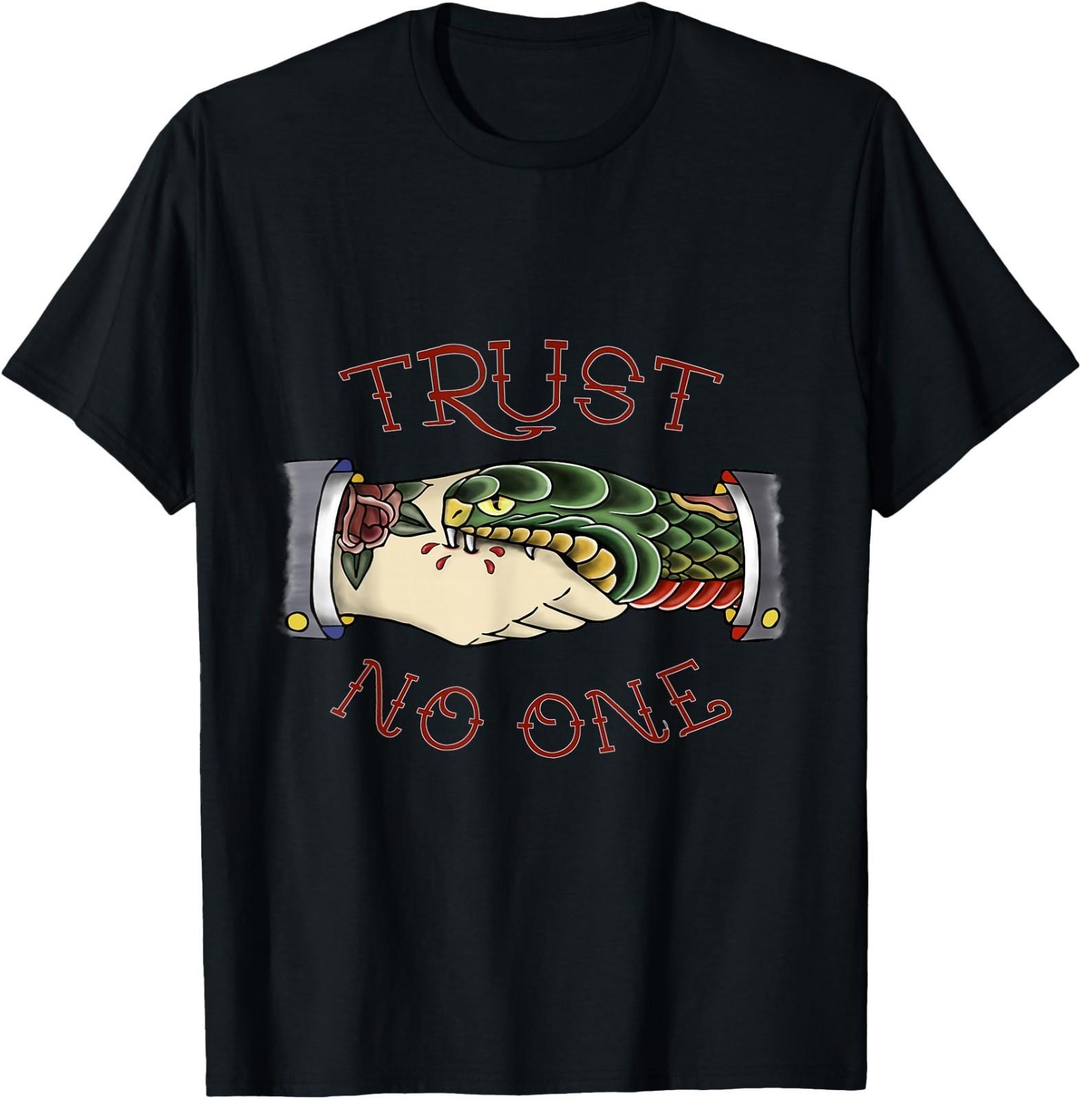 Trust No One - American Traditional Tattoo T-Shirt S разноцветный