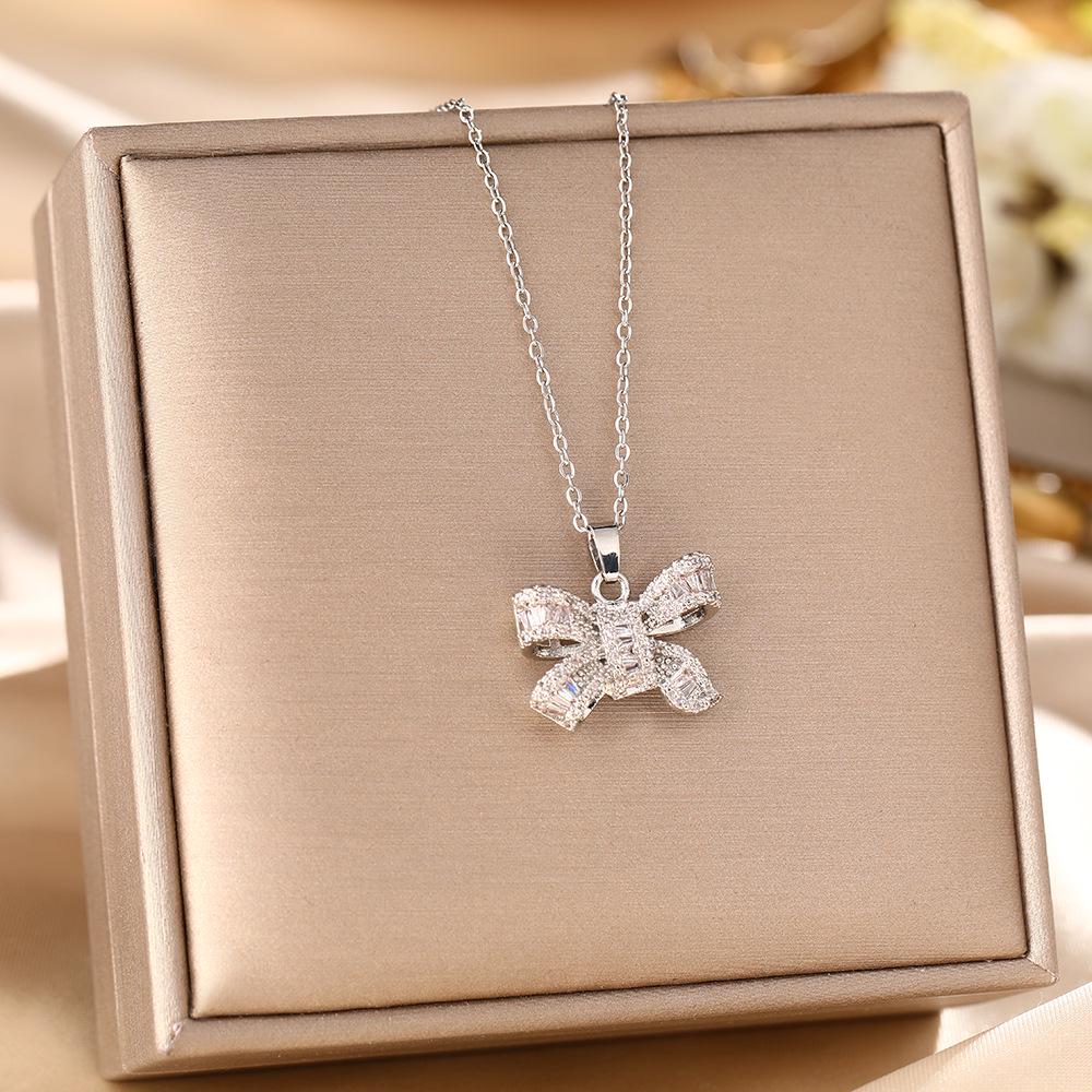 Women's Silver Titanium Steel Necklace with Micro-Inlaid Zircon - Elegant, Durable Clavicle Chain Jewelry