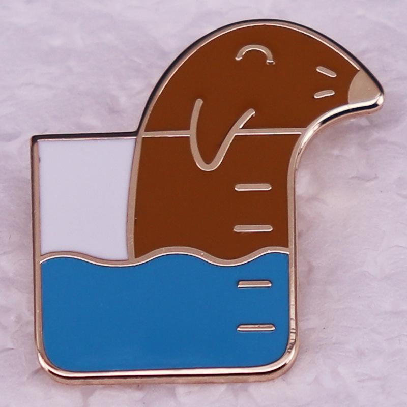 Cute Otter Measuring Cup Brooch - Creative Animal Badge