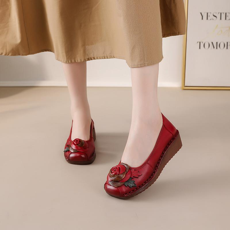 Fashion New Authentic Leather Shoes Women Autumn Floral Wedged Pumps Comfy Elderly Ladies Med Heels Slip On Shoes Mom Driving Moccasins