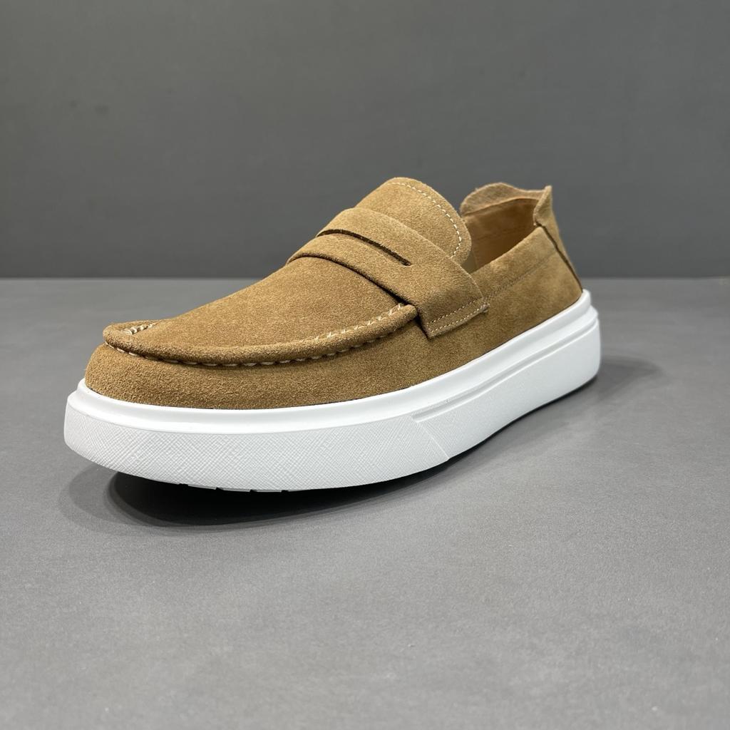 2026 leather lightweight loafer retro men's casual beanie shoes old money style boys travel lazy shoes
