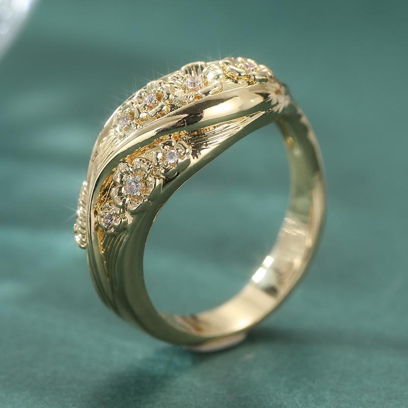 Trendy Inlaid White CZ Flower Women's Ring Classic Gold Color Hand Carving Daily Wear Party Jewelry Anniversary Gift