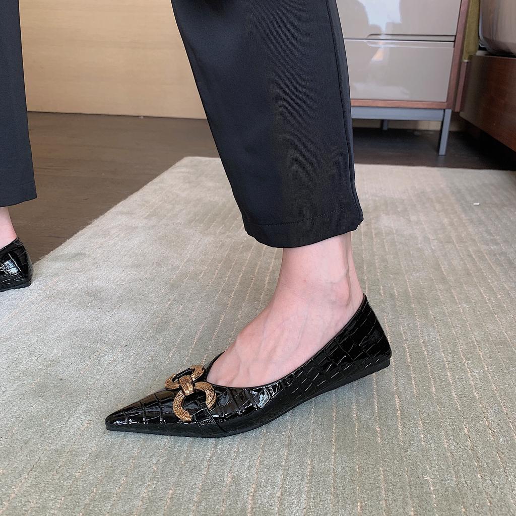 Fashion Flat Shoes for Women Spring Autumn 2025 New Pointed Flat Black Light Mouth Flat Heel Soft Sole Women's Shoes Plus Size 42 43 44