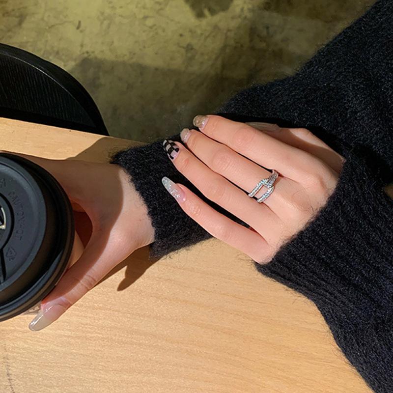 Zarter offener Knotenring, Weiblichkeit, High-End-Sinn, Mit Diamanten besetzter Zirkonring, Persönlichkeit, Nischen-Designgefühl, Zeigefingerring.