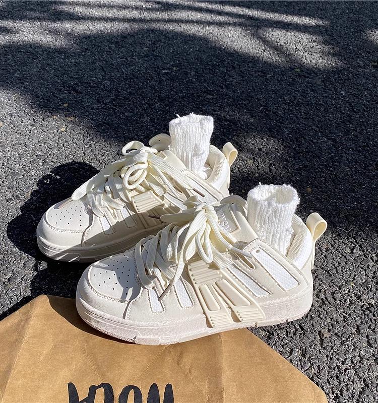 

Hong Kong style niche bread shoes women s little white shoes 2025 summer new ins super fire board shoes student sports and leisure shoes 35 бежевий