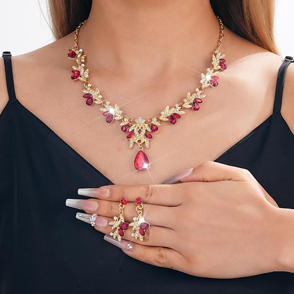 European and American Fashion Light Luxury Necklace Earrings Two-piece Set Bridal Wedding Accessories Dress Set Female 2026