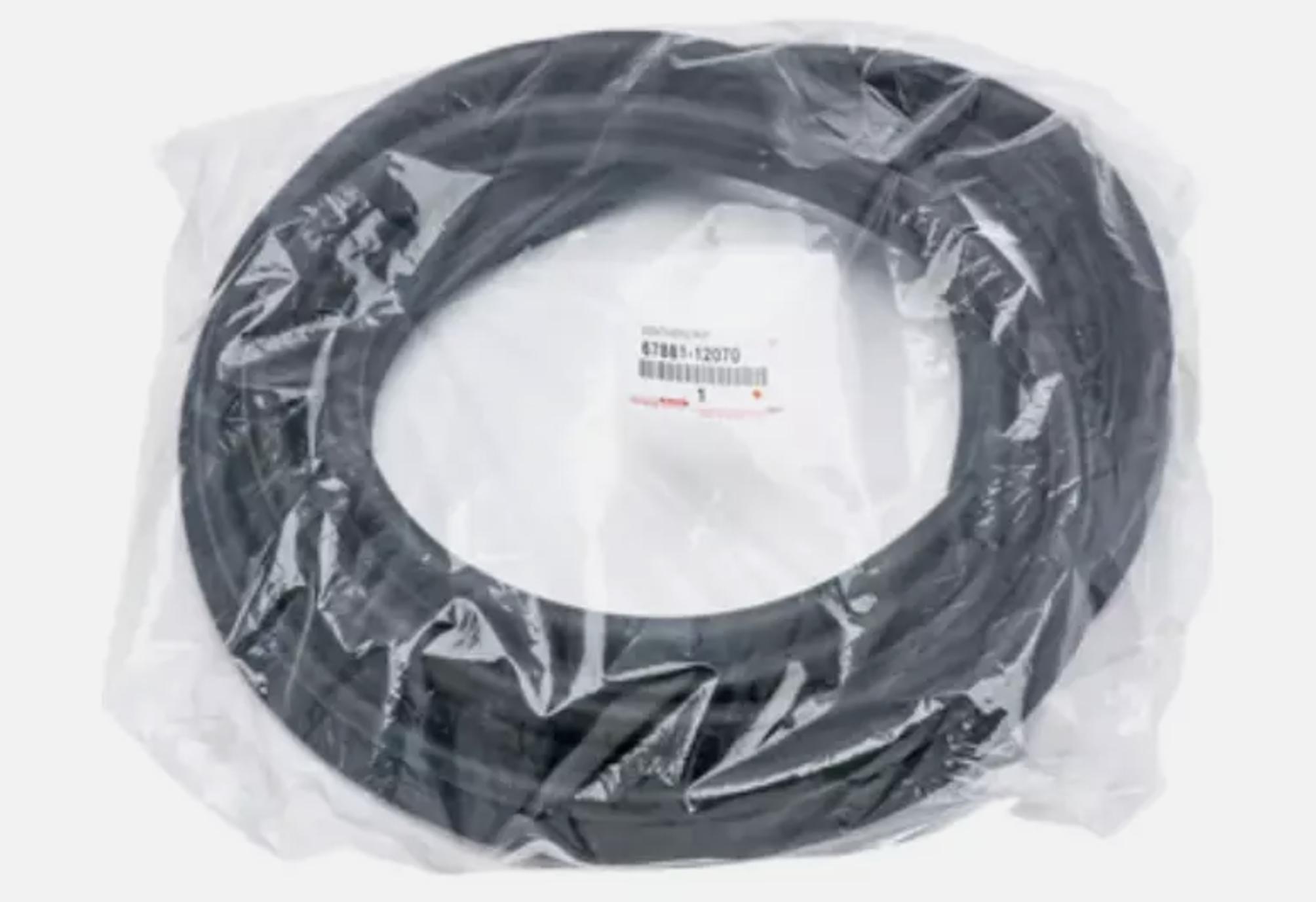 

TOYOTA Genuine Corolla AE86 3Door Hatch Back Door Weatherstrip Seal 67881-12070