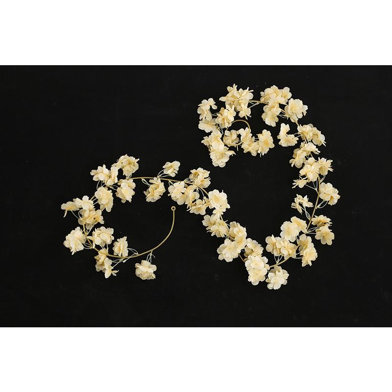 

Искусственный шелк Цветущая вишня Роза Ротанг Настенный цветок Украшения Ротанг Искусственное растение Свадебное украшение для дома шампанского