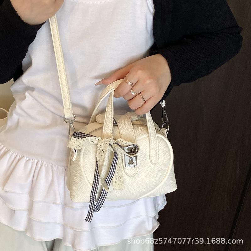 Korean Version Messenger Bag Portable 2025 New Bag Small Bag Summer This Year Pillow Ins Popular Fashion Bowling Bag