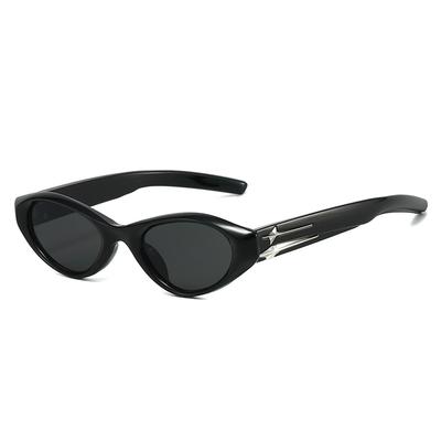 Trendy Retro Black Cat-Eye Sunglasses (Silver Star Detail) – Luxury INS Vibe, Perfect for Stunning Street Snaps