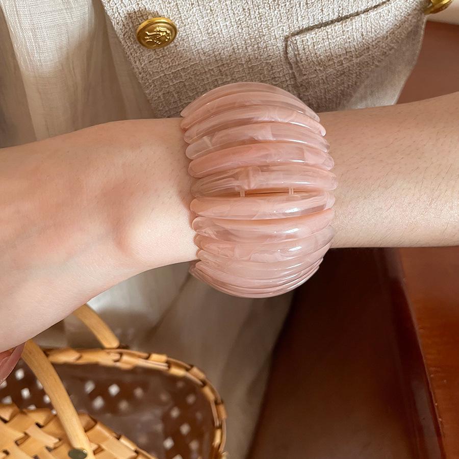 Iridescent Acrylic Semicircle Elastic Bracelet - Fresh & Sweet High-End Women's Jewelry 2025.