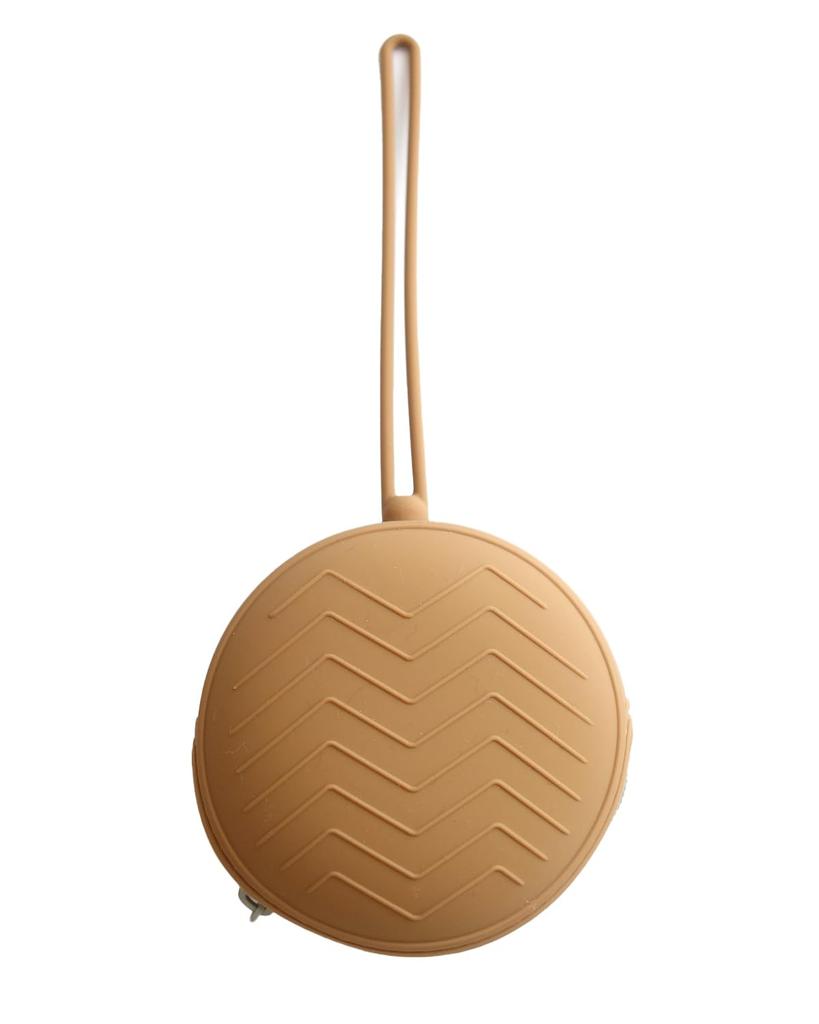 Fika (Kobe-based childcare worker mom supervised) Macaron Pouch Silicone 9x9cm PacifierTeether Case Caramel