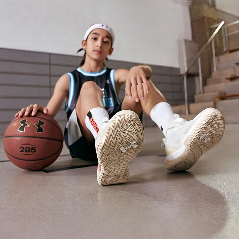 Under Armour Basketball Series Training Fashion Versatile Sneakers Kids Sneakers 2621502-500
