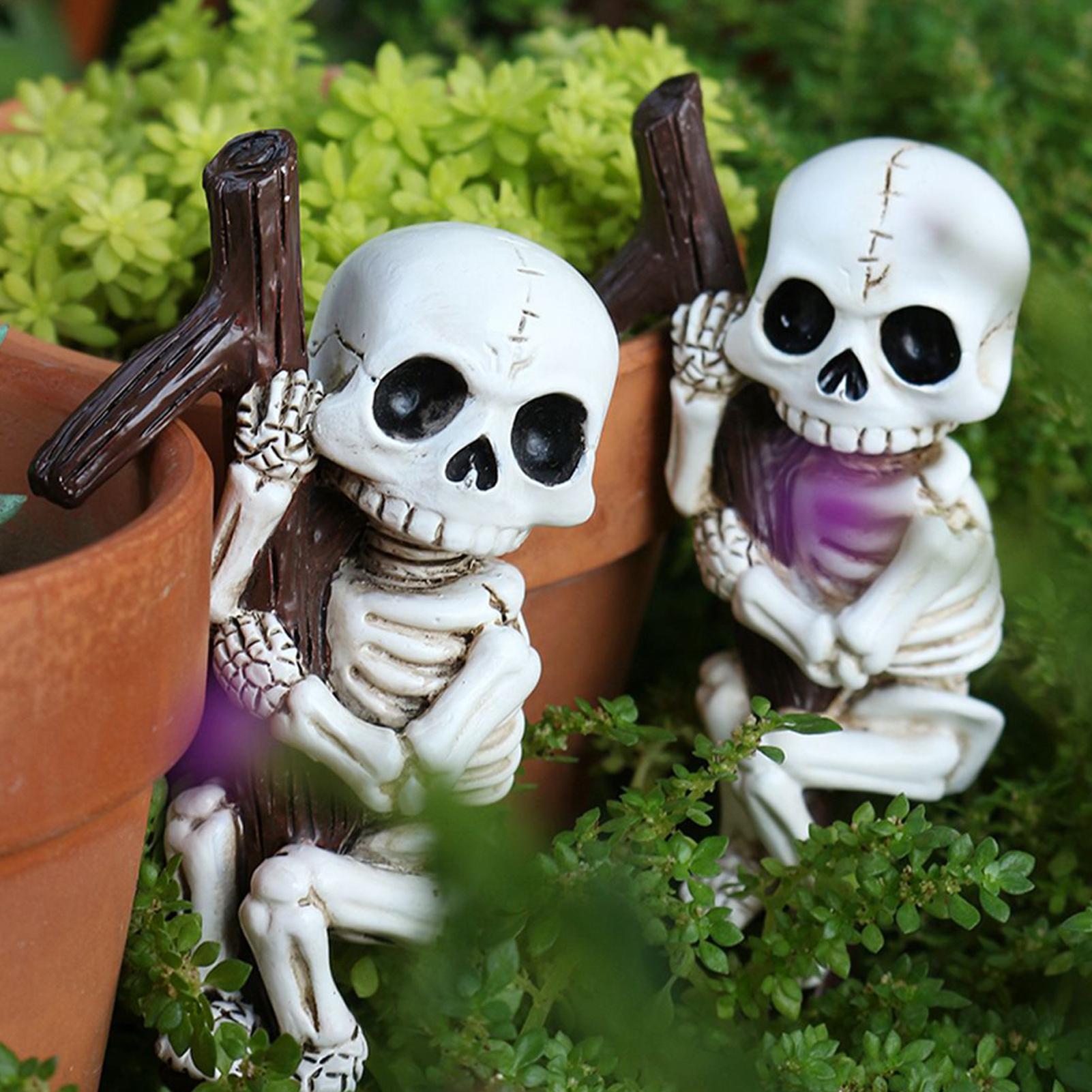 2pcs Halloween Skull Embrace The Branches Decorations Skull Spooky Courtyard Flowerpot Decor Resin Skull Statue Pendant CN