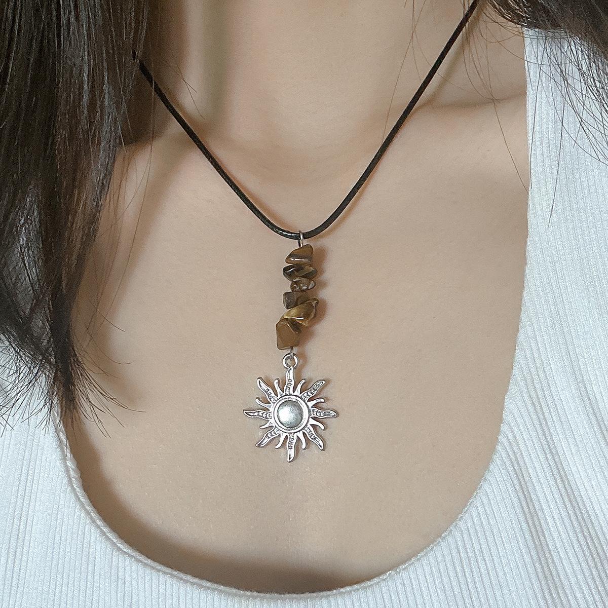 

Accessories, simple butterfly tassel necklace, pastoral irregular gravel retro star and moon pendant necklace