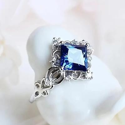 Huitan Weiß/Grün/Blau/Rot/Mehrfarbig Quadratische Zirkonia Eheringe für Frauen Farbe Luxus Verlobungsringe Damenschmuck