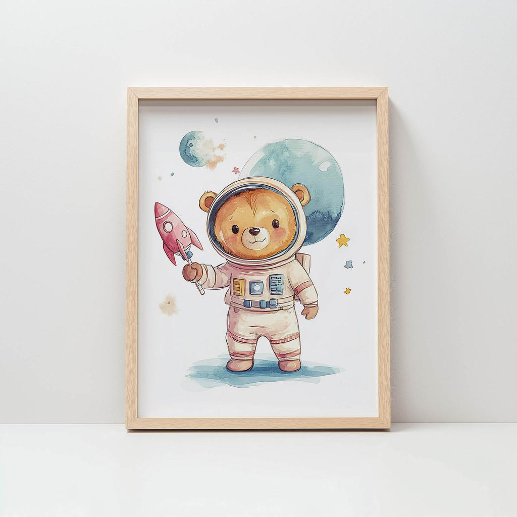 Plakat Misja Wesołego Misia Plakat Misja Wesołego Misia, 70X100 Cm, Rama Drewniana Ciemny Brąz, Papier Matowy 230 Gsm