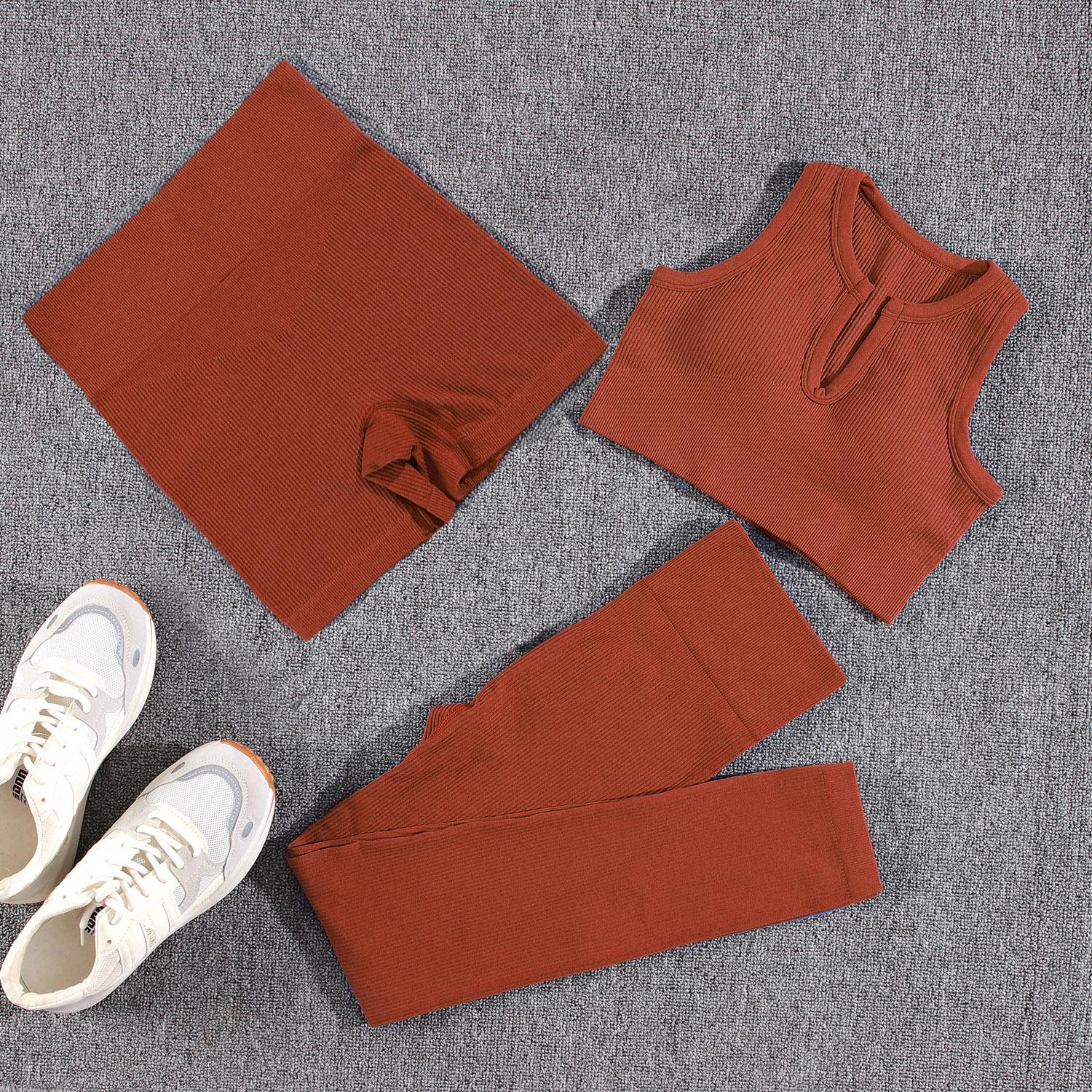 

Женский комплект из 3 предметов для спортзала, топ с U-образным вырезом, бесшовные полосатые спортивные леггинсы пуш-ап, комплекты M кирпич красный