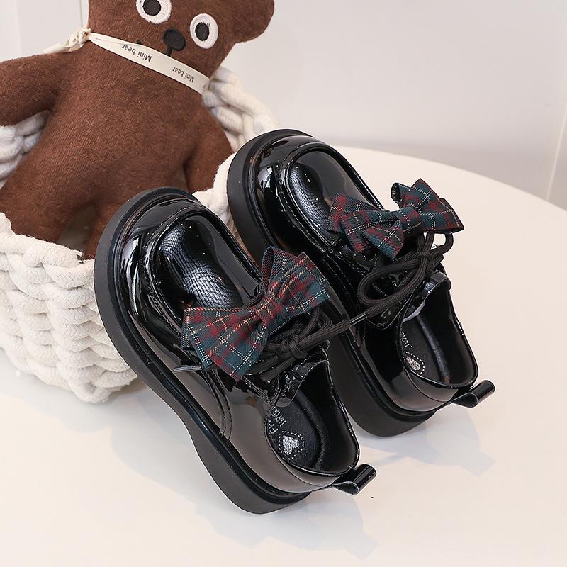 

Girls Bowknot Thick-Soled Lace-Up Shoes Fashionable British Style Girls Loafers Patent Leather Casual Mary Jane Shoes 26-30One Hand5Double чорний
