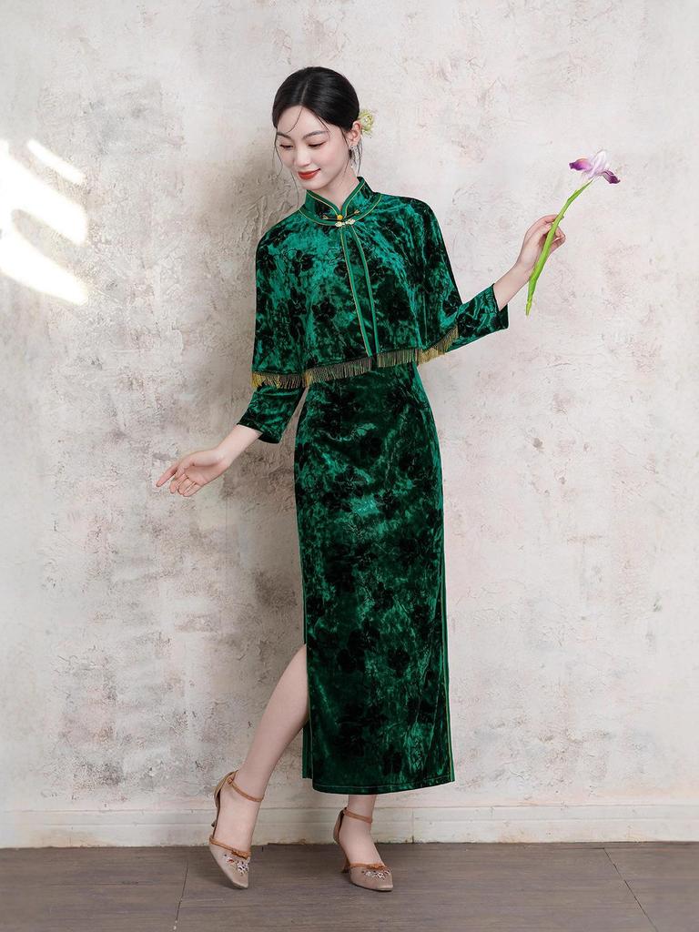 Elegant Green Velvet Cheongsam Two-Piece Set with Shawl for Weddings and Banquets