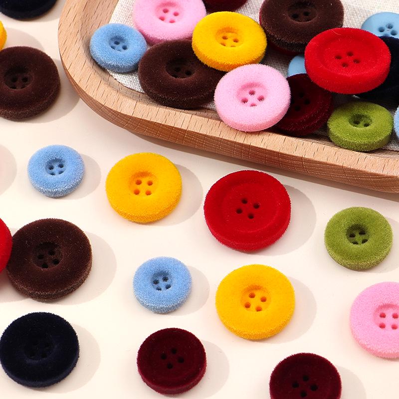 Bottoni Decorativi Colorati Rotondi in Plastica Floccata di Lana per Maglioni da Bambino