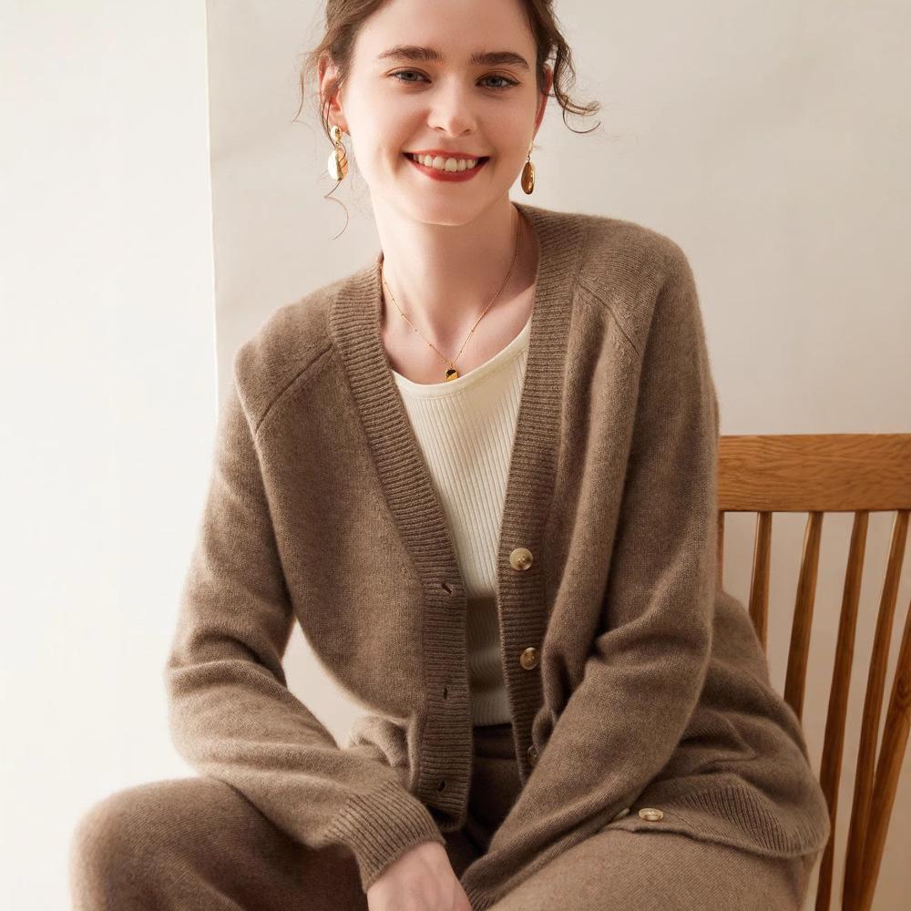 Women's Cashmere V-neck Cardigan: Autumn/Winter, Slimming, Knitted, Raglan Sleeve, Versatile Sweater.