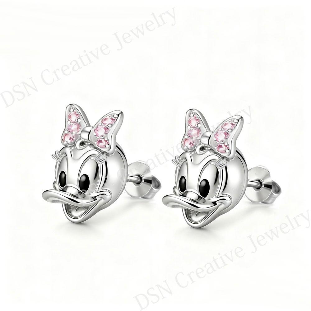 

DSN creative jewelry 925 silver earrings inlay zircon disney Duck Daisy stud earrings cute cartoon luxury jewelry gift бронзовый