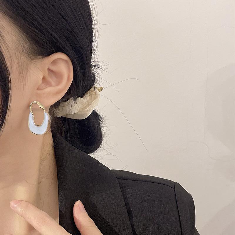 

Ретро Европейские и Американские Эмалевые Серьги: Нерегулярные капли масла игла из серебра 925 пробы