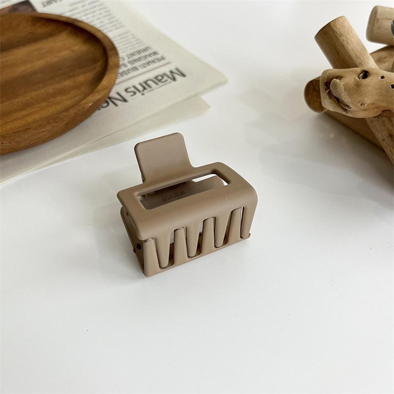 1Pcs Korean Coffee Beige Large Hair Claw Acrylic Hairpin Geometry Barrette Crab Hair Clips Headwear Womens Girl Hair Accessories