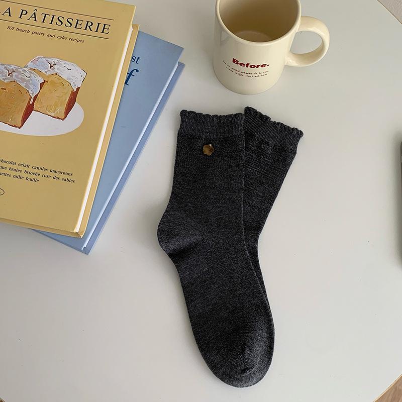 Women's Mid-Calf Lace Cotton Socks - Little Flower Shell Button, Boneless, Versatile Korean Style for Autumn and Winter