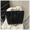 Large capacity casual PU shoulder bag 2025 new fashion pendant commuter bag simple tote bag