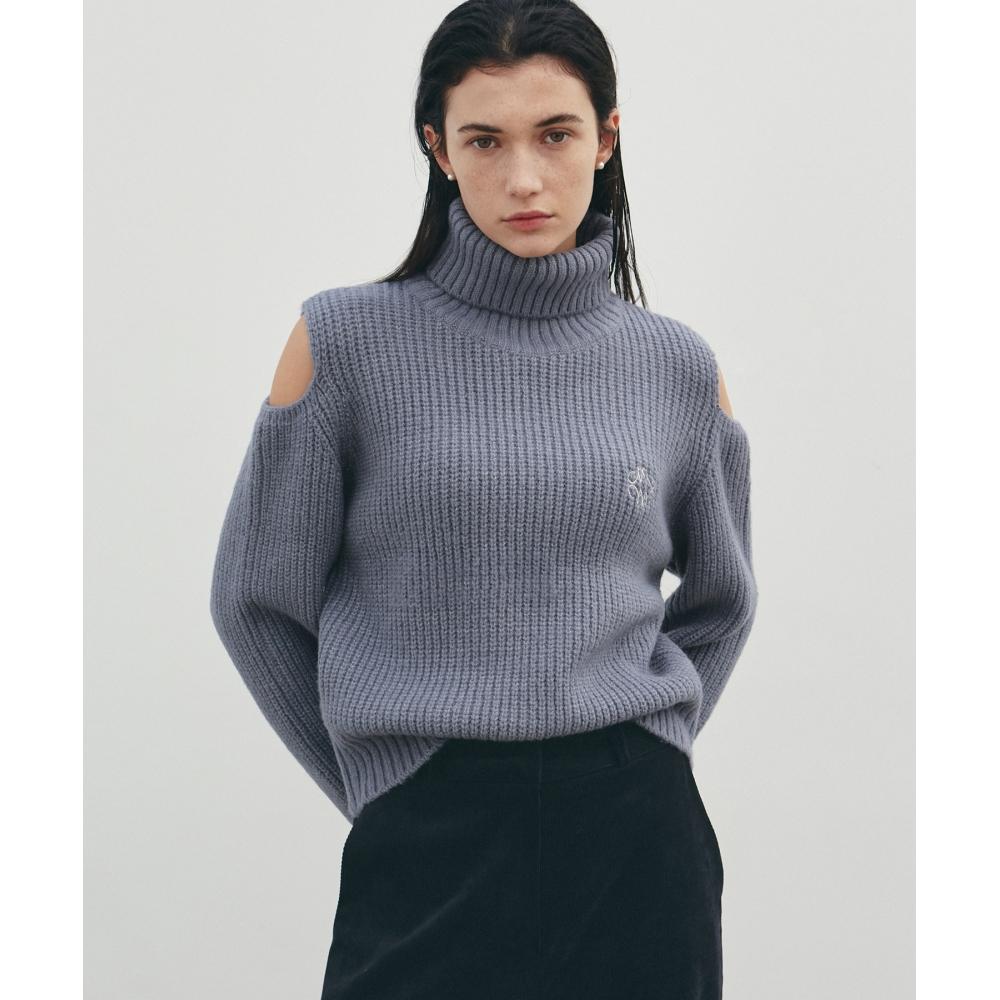 

NICKNICOLE NICOLE TURTLENECK SHOULDER CUT OUT SWEATERGRAY