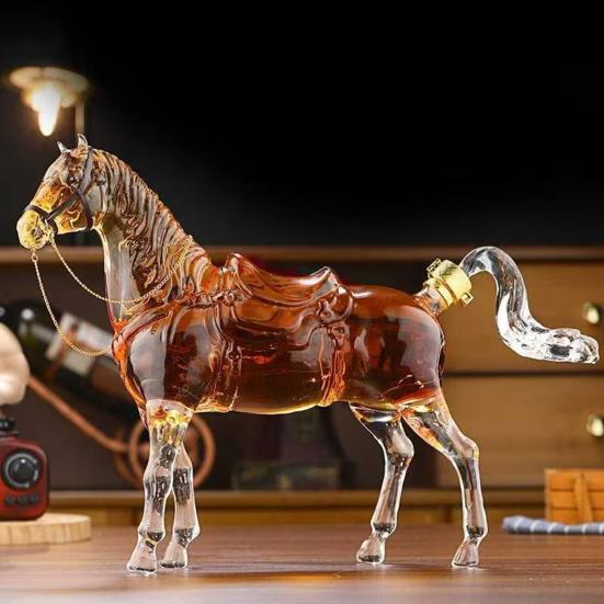 Horse Shaped Wine Decanter 1000ml Glass Zodiac Horse Wine Bottle with Silicone Stopper Wine Whiskey