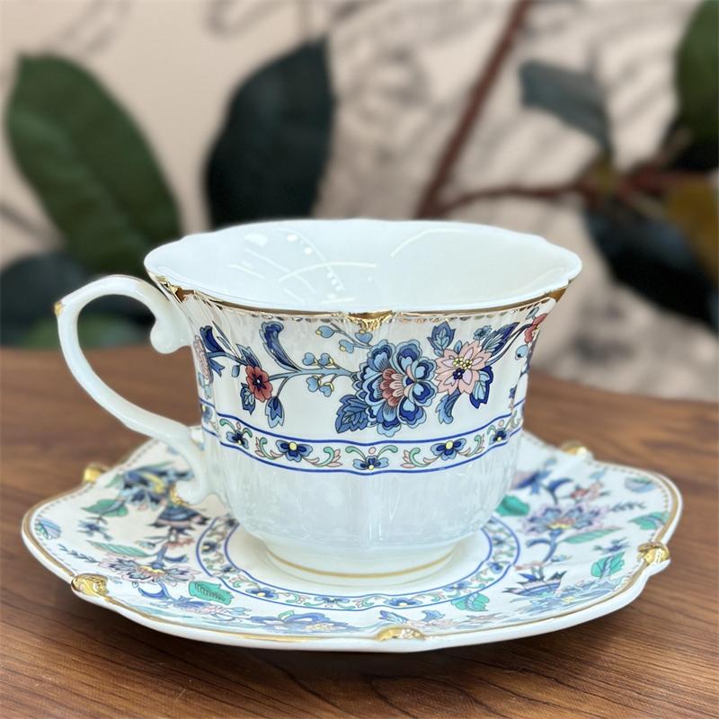 Juego de Taza y Platillo de Café de Porcelana de Hueso Europeo de Alta Gama Cerámica Dorada Juego de Té de la Tarde para Mujeres y Fiestas de Té