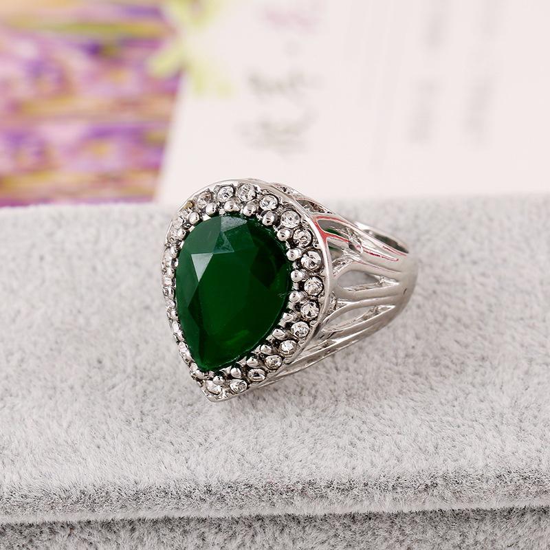Retro Turquoise Diamond-Inlaid Ethnic Ring