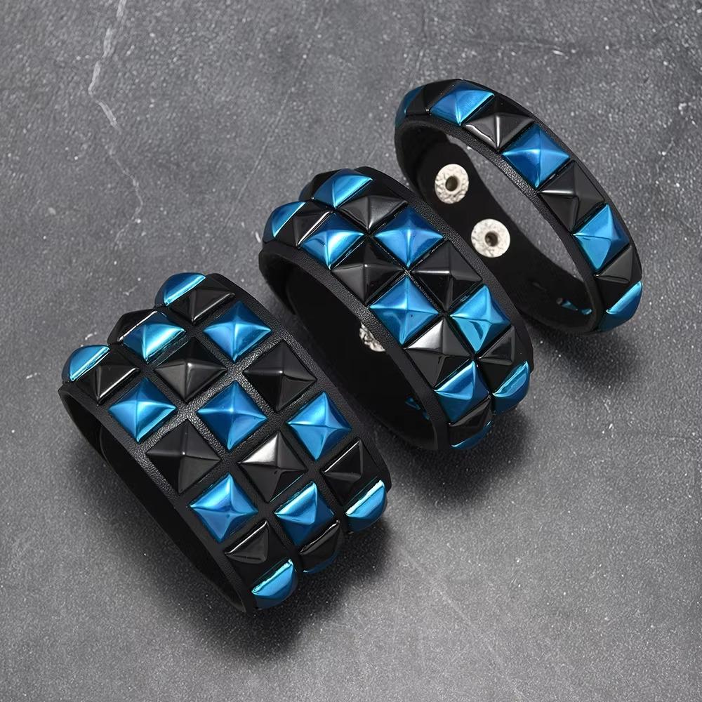 Vintage Big Wide Bracelet Contrasting Gothic Punk Bracelet Rivets Leather Wristband Male Female